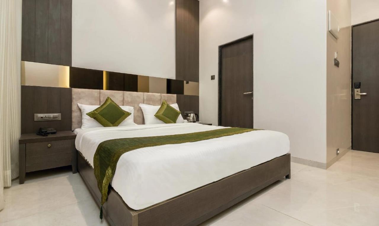 Hotel Oyster Suite Andheri West Bombaim Exterior foto